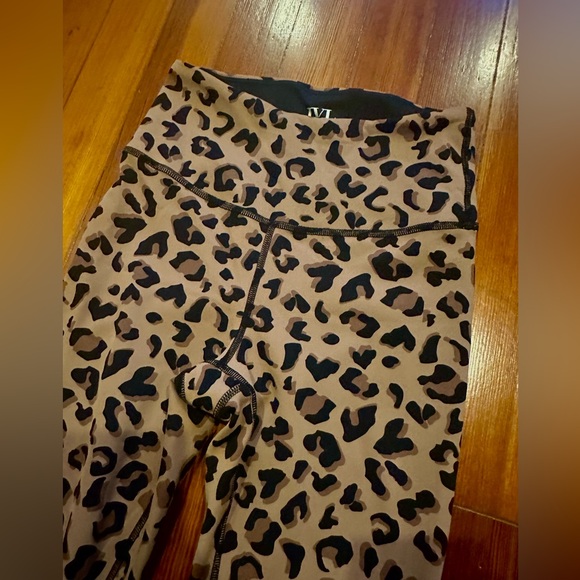 IVL Leopard Leggings - Picture 5 of 7